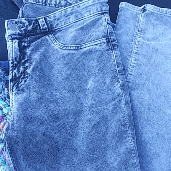 Pants - Picture 3 of 3